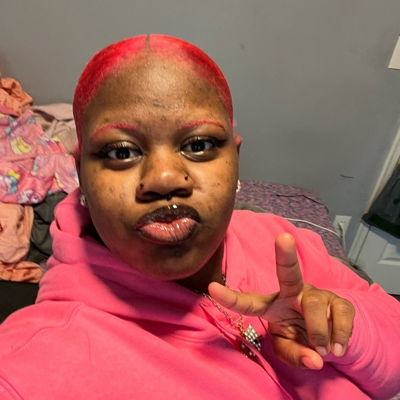 Meet your Posher, Samara - Picture 1 of 1